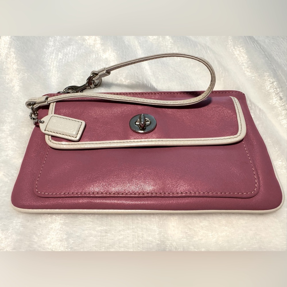 Vintage Coach Pink Leather Wristlet Clutch - Picture 2 of 6